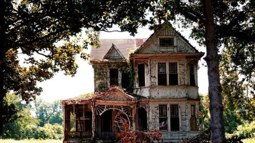 Seniors: A Practical Guide to Exploring Opportunities in Abandoned Homes